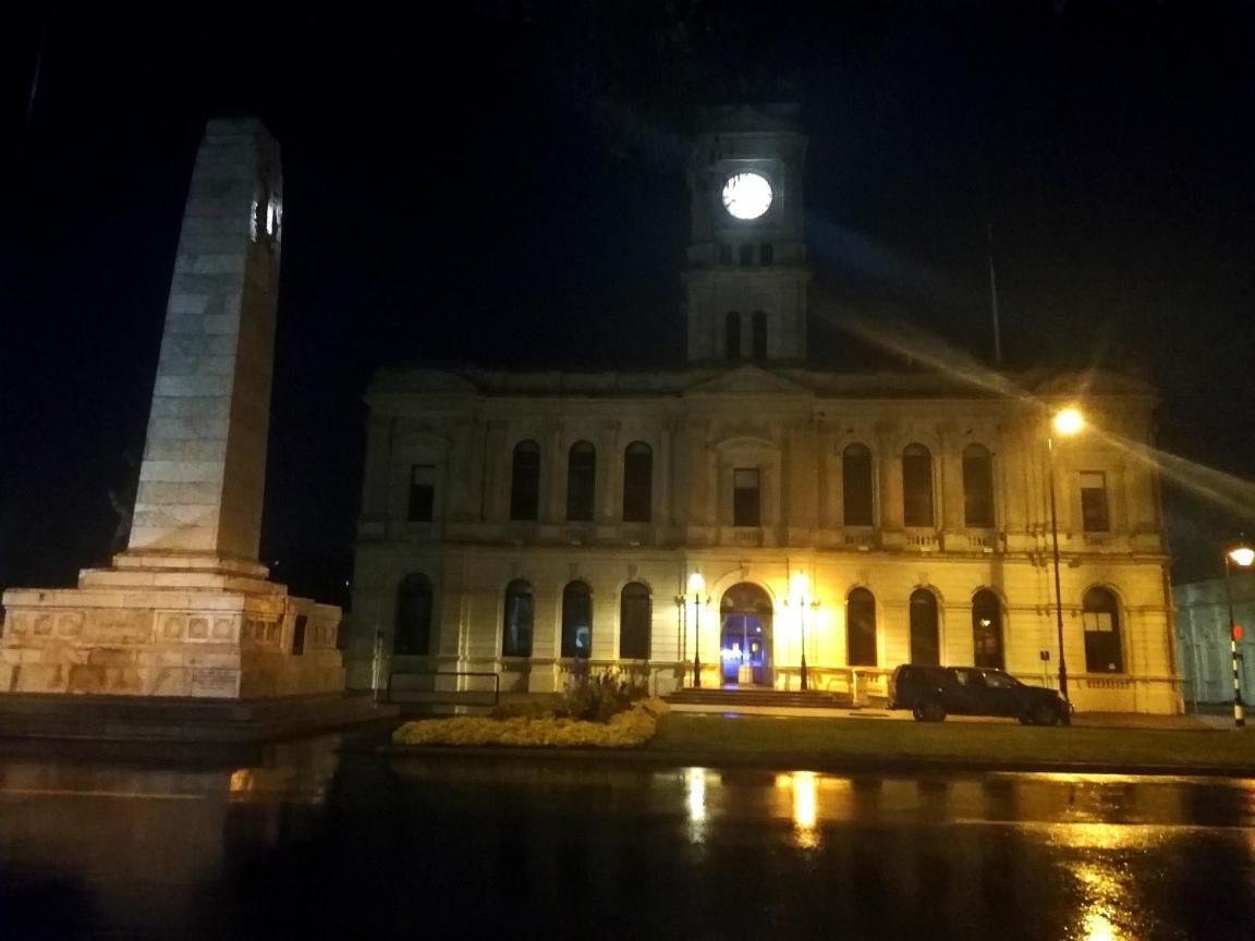 Empire Hotel Backpackers Oamaru Exterior foto